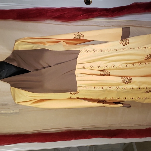 Caftan Embroidered Dress Size Medium - Picture 6 of 9